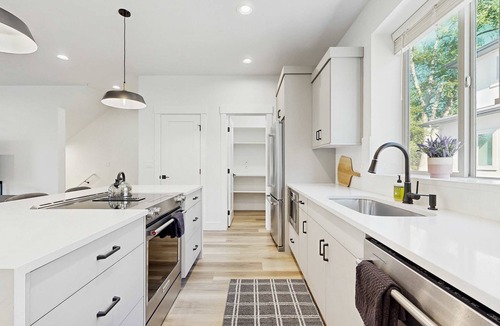 Boise House | Modern Townhouse, Centrally Located Near BSU
