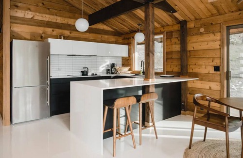 Roslyn Ridge Cabin | Modern Treehouse Cabin + Hot Tubnn