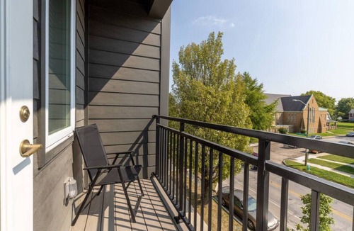 Fountain Square Apartment | Modern Upscale 1BR Fountain Square