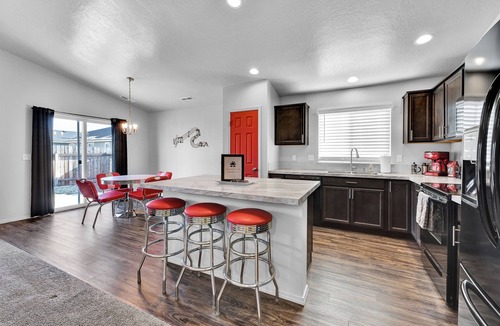 Nampa House | Monochrome Home Near Hospital