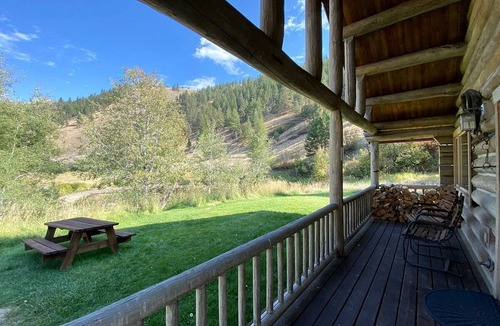 Darby Cabin | Montana Mountain Glamping: Charming Log Cabin with in Darby