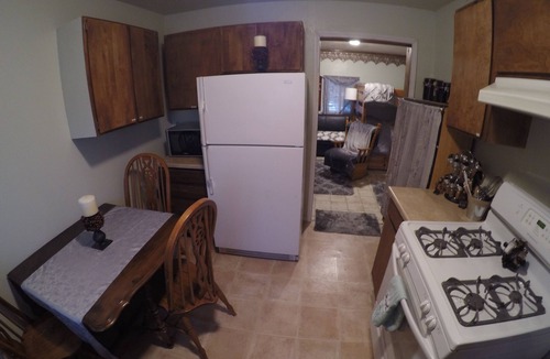 Florence Apartment | Montana Mountain Moods Bed and Bath! Lower RATES