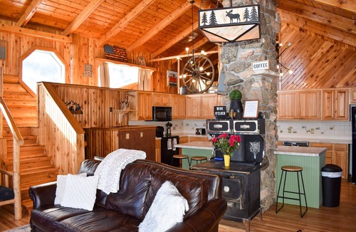 Livingston House | Montana Mountain Retreat. Pet-Friendly!
