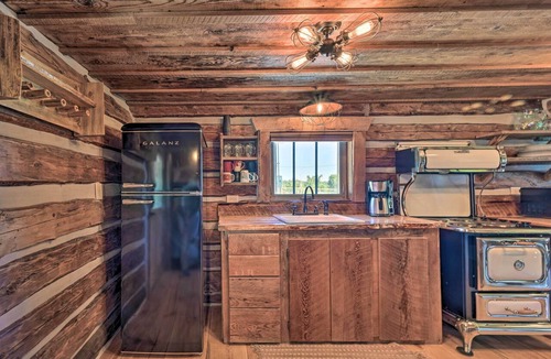 Hamilton Cottage | Montana Retreat: Original Hamilton Log Cabin!
