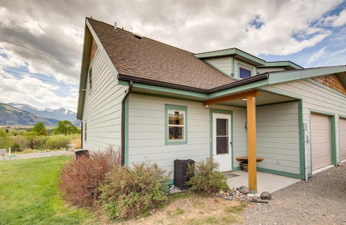 Emigrant House | Montana Vacation Rental: 32 Mi to Yellowstone!