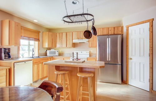 Emigrant Apartment | Montana Vacation Rental: 32 Mi to Yellowstone!