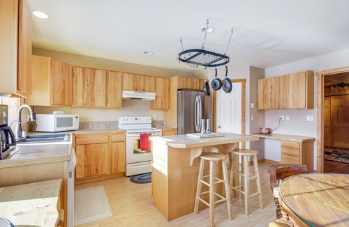 Emigrant Apartment | Montana Vacation Rental: 32 Mi to Yellowstone!