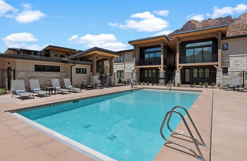 Zion National Park South Entrance Villa | Montclair Zion - a luxurious Villa that embodies comfort and style with balcony