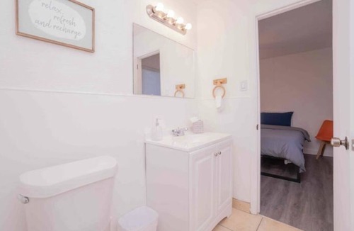 Montgomery House | Montgomery Rustic Chic- Near Downtown