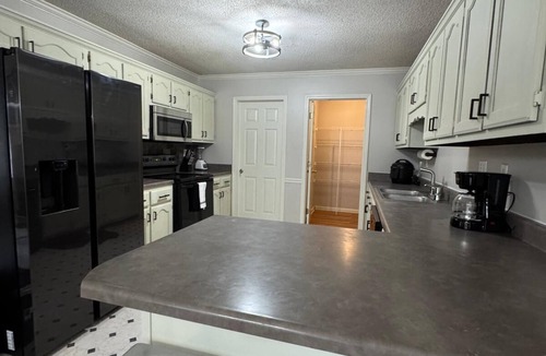 Olive Branch House | Monthly- Spacious 5BR/2.5BA- Brick Home in Olive Branch