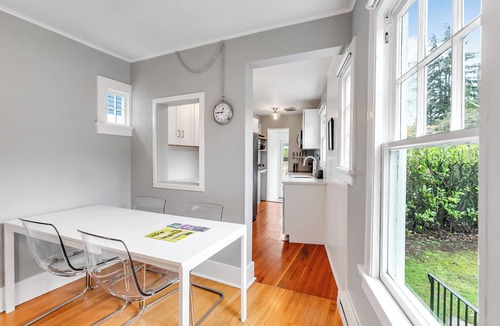 Montlake House | Montlake Hideaway in Spite House