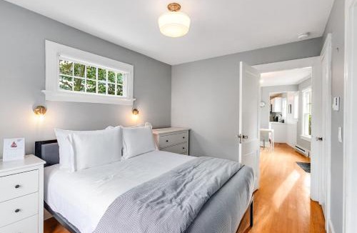Montlake House | Montlake Hideaway in Spite House