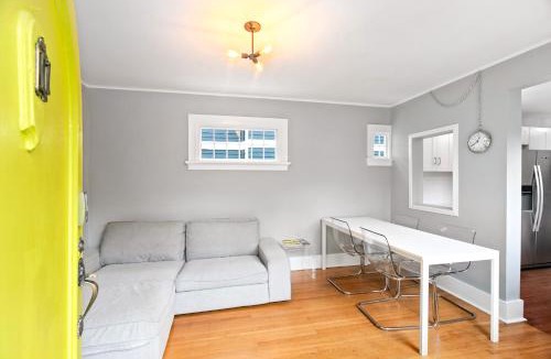 Montlake House | Montlake Hideaway in Spite House