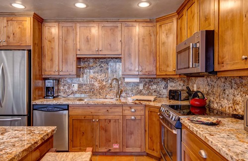 North Park City House | Moose Mgmt at Three Kings 8: King beds-Central AC-Pool-Hot Tub