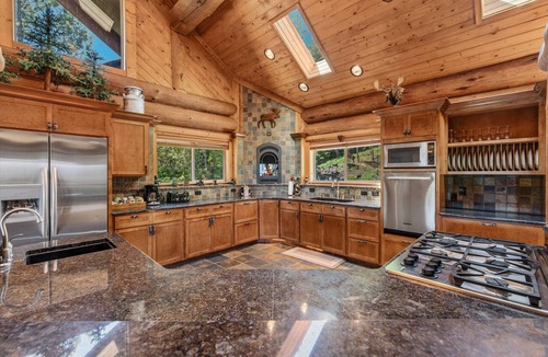 Kingston House | Moose Mountain Estate | Sleeps 24 | Zipline & More