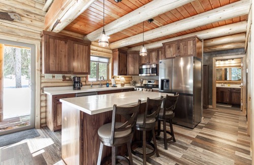 West Yellowstone Cabin | Moose & Spruce Retreat | 7 Mi to YNP | Pond