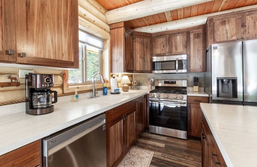West Yellowstone Cabin | Moose & Spruce Retreat | 7 Mi to YNP | Pond