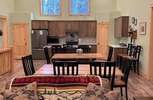 Island Park Cabin | Moose Tracks Inn: Family Friendly and Wheelchair Accessible.