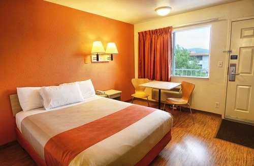Coeur d'Alene Hotel | Motel 6 Coeur D'Alene, ID