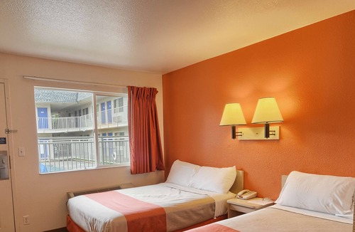 Coeur d'Alene Hotel | Motel 6 Coeur D'Alene, ID