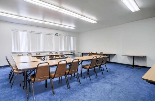 Coos Bay Hotel | Motel 6-Coos Bay, OR