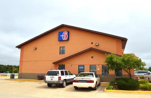 Marshalltown Hotel | Motel 6-Marshalltown, IA