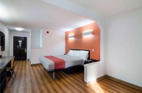 Kreole Hotel | Motel 6 Moss Point, MS
