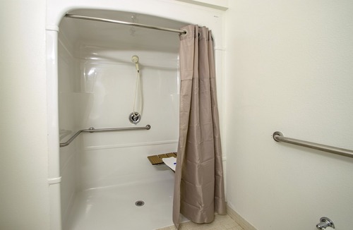 East Columbia Hotel | Motel 6 Portland, OR - I-5