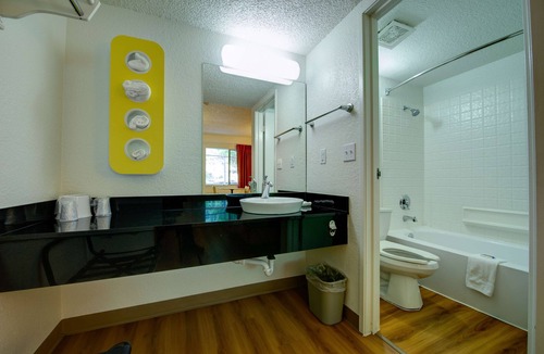 SeaTac Hotel | Motel 6 Seattle, WA - Airport
