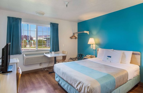 The Dalles Hotel | Motel 6 The Dalles, OR
