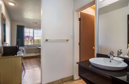 The Dalles Hotel | Motel 6 The Dalles, OR