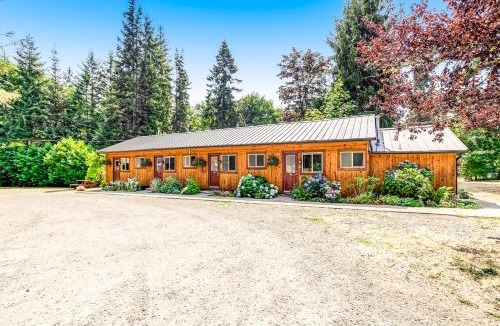 Quilcene Hotel | Mount Constance, Room 10 at Mount Walker Inn