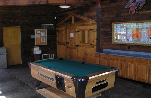 Bow Resort | Mount Vernon Camping Resort 16 ft. Yurt 7