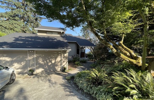 Mercer Island House | Mountain and Lake views on Mercer Island