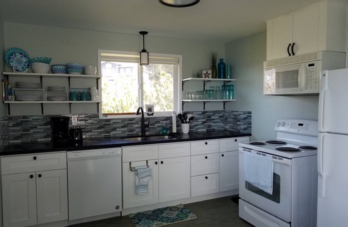 Freeland House | Mountain and Sound view, kid/dog/game-friendly