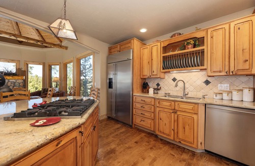 Granby House | Mountain chalet, 6 beds, private outdoor hot tub, heated garage