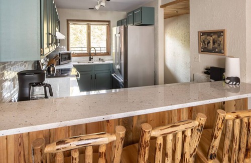 Big Sky Condo | Mountain Condo with Pool Table and Lone Peak Views | 5 Minutes to Ski