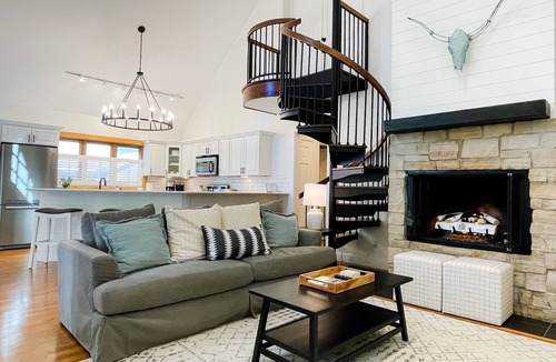 Redstone House | Mountain Daisy Redstone l Newly Remodeled Mountain Getaway