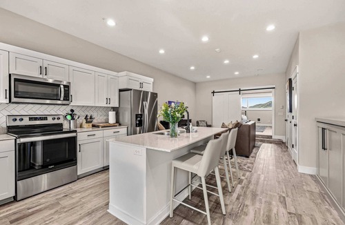 Swan Valley House | Mountain Getaway Modern Condo