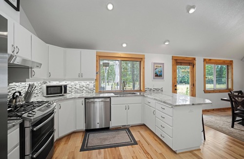 Deer Park House | Mountain Hideaway with Access to The Cove