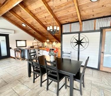 Pocatello House | Mountain Home Getaway-great VIEWS & exercise room
