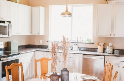 Sequim House | Mountain home in forest, 12 min to downtown Sequim, Fast Wifi, Fire pit, Sauna