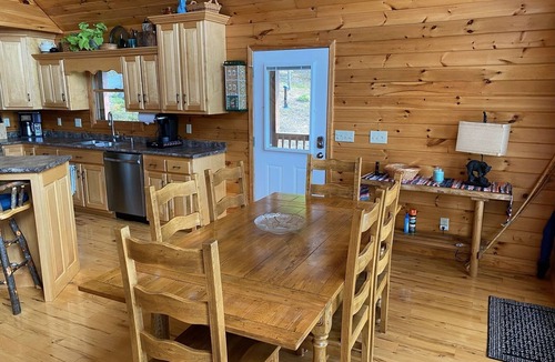 Unaka Cabin | Mountain Home with Views for Miles!