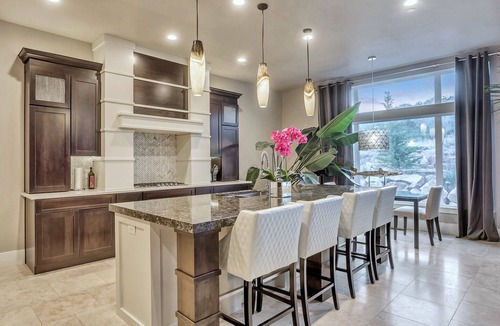 Draper House | Mountain Modern Getaway Award Winning