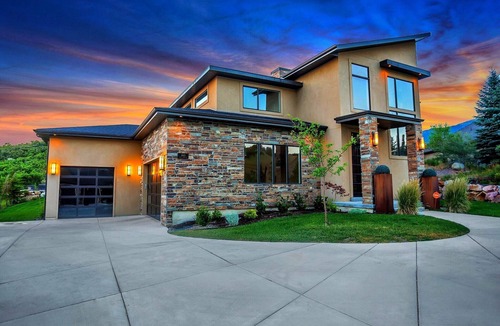 Draper House | Mountain Modern Getaway Award Winning