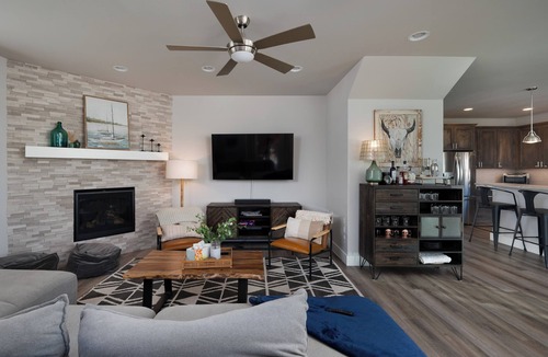 Bozeman House | Mountain modern home in The Lakes with Hot Tub, 10 minutes from Downtown Bozeman