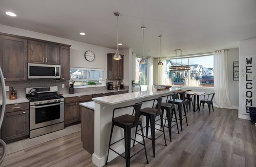 Bozeman House | Mountain modern home in The Lakes with Hot Tub, 10 minutes from Downtown Bozeman