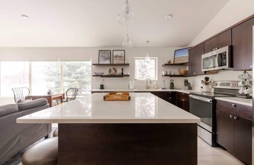 Victor House | Mountain Modern Retreat in Teton Valley, Between Grand Targhee and Jackson