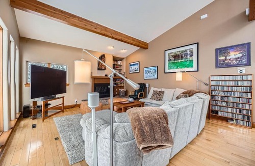 Intermountain House | Mountain Pine