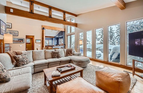 Intermountain House | Mountain Pine